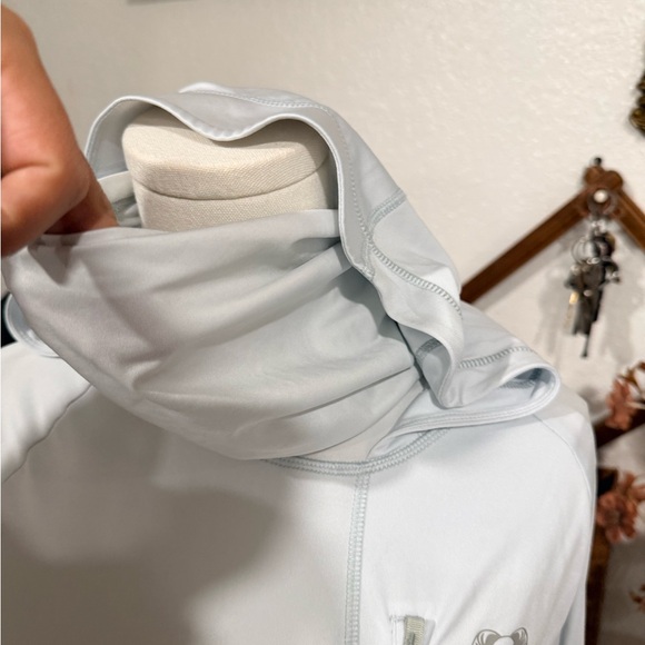 KUIU Light Gray Hooded Top - Picture 3 of 6